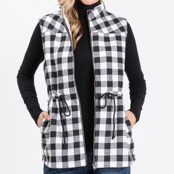 New Black & White Buffalo Check Sherpa Lined Vest - Picture 4 of 8